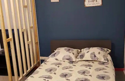 Viviers Apartment | Studio cosy neuf dans village médieval