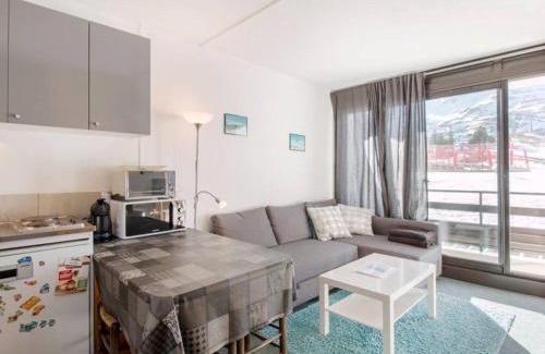 Arette Apartment | Studio cosy pour 4 avec balcon et Wi-Fi, accès direct aux pistes - FR-1-602-59