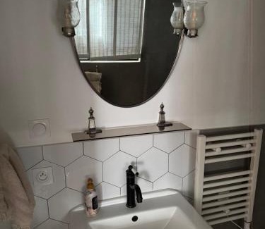 La Londe-les-Maures Apartment | Studio dans un Château exceptionnel du 18è siècle