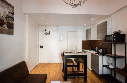 Jean Moulin - Marius Berliet Apartment | Studio de Thomas - 15 min Part-Dieu + Parking