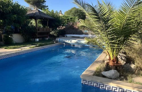 Lambesc Apartment | Studio "Dolce Vita 2" with Shared Pool, Private Terrace and Air Conditioning