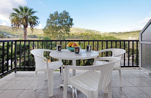 Limni Keri Apartment | Studio "Dolphin Studio 5" with Private Balcony, Shared Garden & Wi-Fi