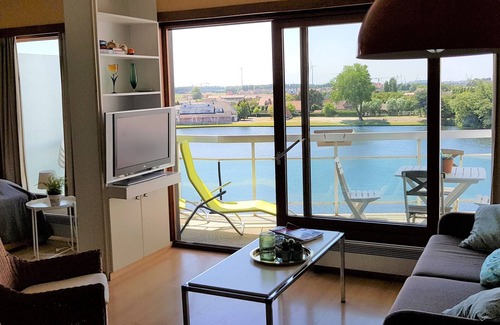 Knokke-Heist Apartment | studio Duinbergen met prachtig uitzicht over het meer en binnenzwembad