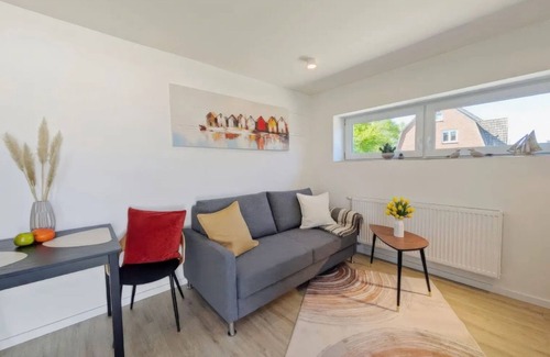 Garding Apartment | Studio 'Emilia 2' with Private Garden and Wi-Fi