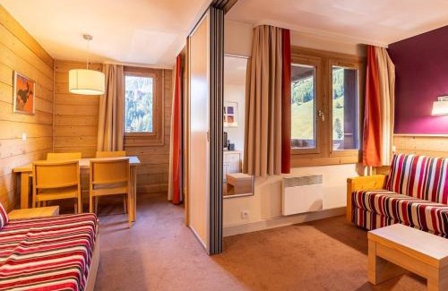 Plagne 1800 Apartment | Studio ensoleillé à La Plagne avec balcon et parking - FR-1-351-249