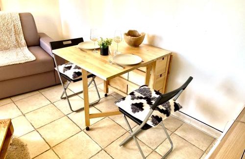 Septemes-les-Vallons Apartment | Studio entre Aix en Provence et Marseille et parking