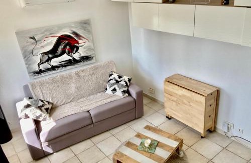 Septemes-les-Vallons Apartment | Studio entre Aix en Provence et Marseille et parking