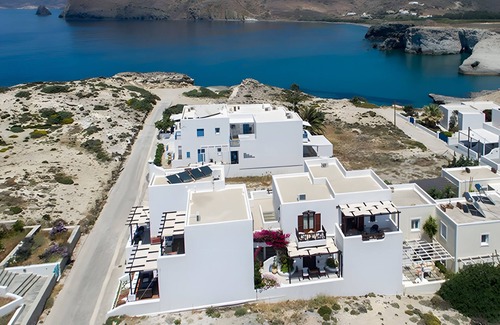 Pachena Apartment | Studio 'Erato' with Private Terrace, Wi-Fi and Air Conditioning