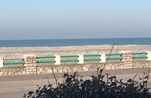 Mesnil-Val House | Studio facing the sea