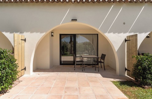 Tolox Apartment | Studio 'Finca Del Silencio Casita Carajillo' with Mountain View, Wi-Fi and Air Conditioning