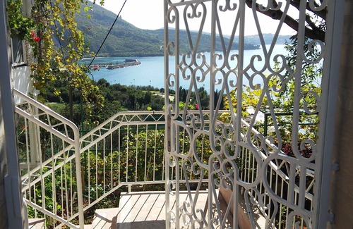 Plat Apartment | Studio flat with balcony and sea view Plat, Dubrovnik (AS-2136-a)