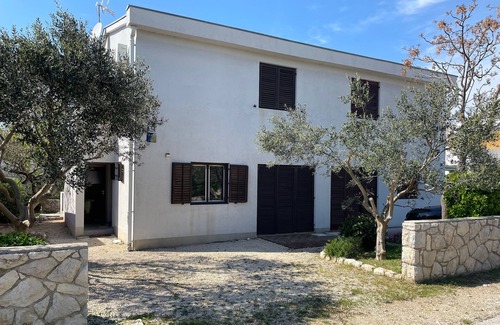 Povljana Apartment | Studio flat with terrace and sea view Povljana, Pag (AS-21144-a)