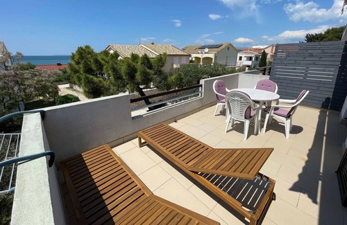 Povljana Apartment | Studio flat with terrace and sea view Povljana, Pag (AS-21144-a)