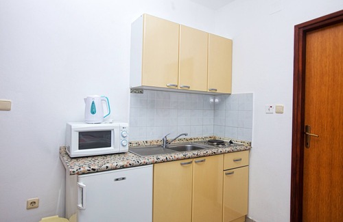 Pirovac Apartment | Studio flat with terrace Pirovac, Šibenik (AS-15320-b)