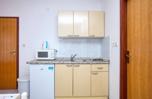 Pirovac Apartment | Studio flat with terrace Pirovac, Šibenik (AS-15320-c)