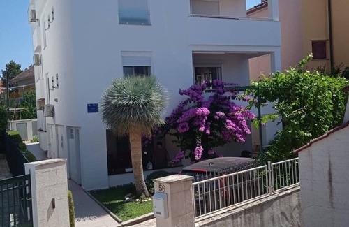 Pirovac Apartment | Studio flat with terrace Pirovac, Šibenik (AS-15320-c)