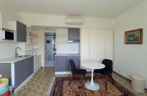 Altafulla Apartment | Studio for 2-3 in villa, satellite TV, garden, pool, 10 min. walk to the beach