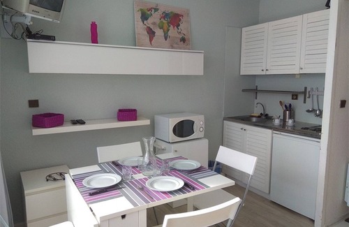 Piau Engaly Apartment | Studio for 4 in Piau-Engaly with balcony and slope view