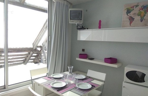 Piau Engaly Apartment | Studio for 4 in Piau-Engaly with balcony and slope view