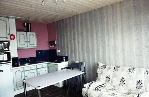 Arette Apartment | Studio for 6, balcony, near slopes and shops