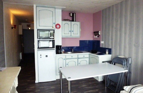 Arette Apartment | Studio for 6, balcony, near slopes and shops