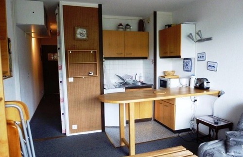Arette Apartment | Studio for 6 with direct slope access, balcony and free parking