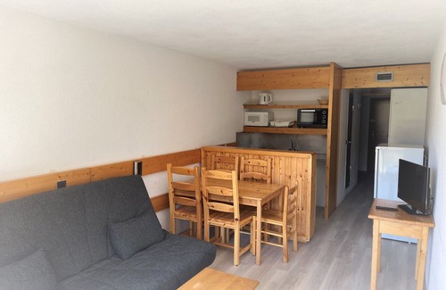 Arc-2000 Apartment | Studio for 5 at Arc 2000, near slopes, balcony, wifi and TV