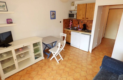 Saint-Mandrier-sur-Mer Apartment | Studio four beds, luminous, balcony.