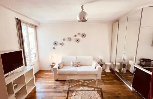 Quartier de la Goutte-d'Or Apartment | Studio Gare du Nord Gare de l'Est