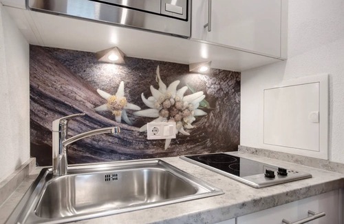 Reit im Winkl Apartment | Studio 'Gästehaus Panorama - Appartement 5' with Mountain View, Private Terrace and Wi-Fi