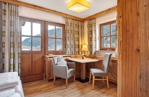 Reit im Winkl Apartment | Studio 'Gästehaus Panorama - Appartement 5' with Mountain View, Private Terrace and Wi-Fi