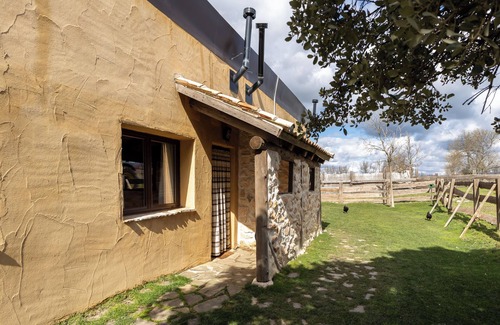Santo Tome del Puerto Apartment | Studio 'Gato' with Mountain View and Private Garden