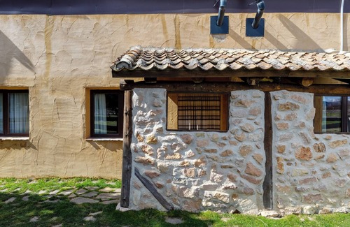 Santo Tome del Puerto Apartment | Studio 'Gato' with Mountain View and Private Garden