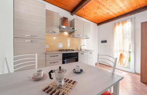 Teulada Apartment | Studio 'Il Limone' with Mountain View, Private Terrace and Air Conditioning