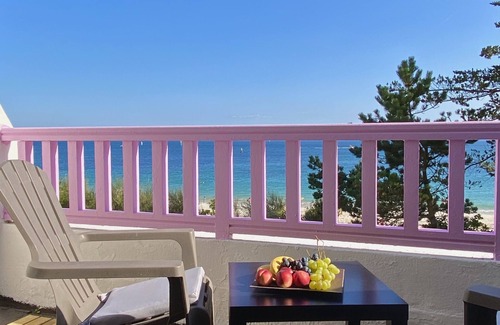 Audierne Apartment | Studio in a magnificent Villa, exceptional location, private beach access.