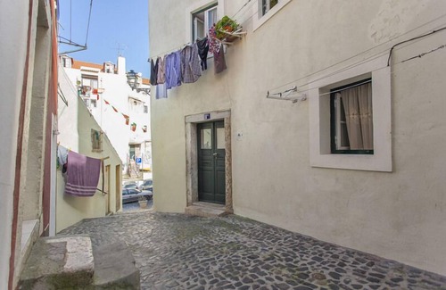 Socorro Apartment | Studio in Mouraria´s heart- Downtown Castle