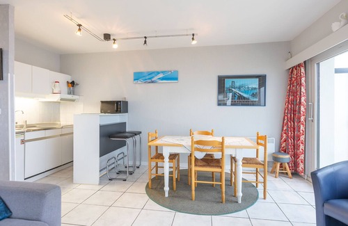 Middelkerke Apartment | Studio in Oostende with Stunning Sea View