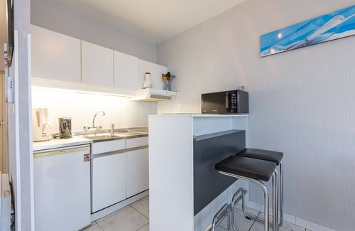 Middelkerke Apartment | Studio in Oostende with Stunning Sea View