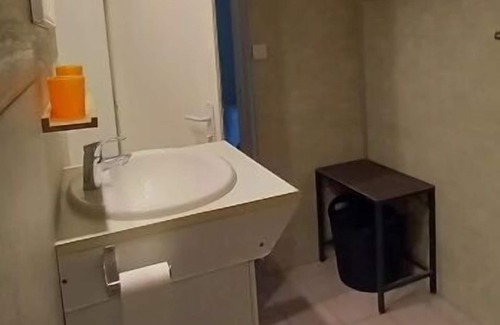 La Ferriere House | Studio Indépendant Dans une Maison Avec Piscine, un Grand Parc et son Étang