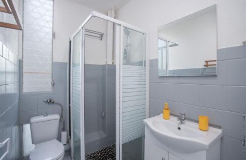 Pointe du Bout Apartment | Studio La Pivoine, en bord de mer