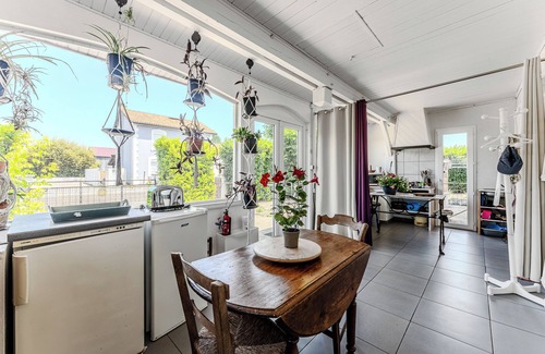 Saint-Julien-en-Born Cottage | Studio 'Le De La Gare' with Private Terrace and Wi-Fi, Close to the Ocean