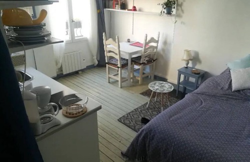 Belleville Apartment | Studio Lumineux Dans le Quartier de Belleville