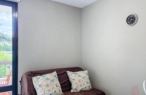 Lamalou-les-Bains Apartment | Studio lumineux proche centre-ville et thermes, balcon, parking, animaux acceptés - FR-1-451-211