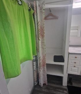 Bourges Apartment | Studio Marmotte, quartier marais, terrasse en rez de jardin, matelas confort