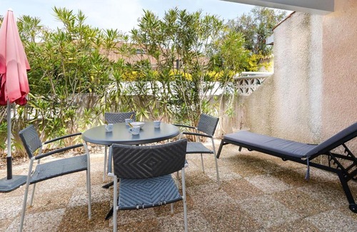 Les Ayguades Villa | Studio mezzanine avec piscine, terrasse et parking proche plage à Gruissan - FR-1-409-189