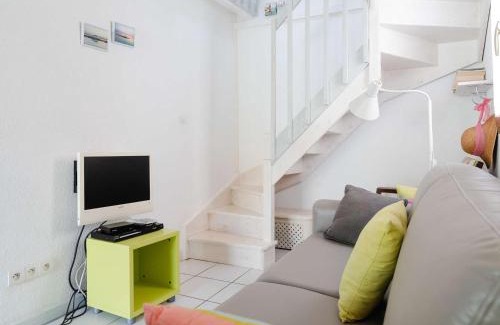Les Ayguades Villa | Studio mezzanine avec piscine, terrasse et parking proche plage à Gruissan - FR-1-409-189