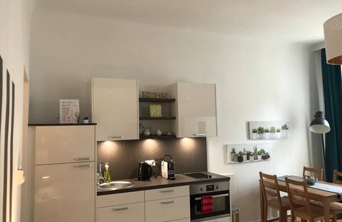 Funfhaus Apartment | Studio mit Balkonnutzung