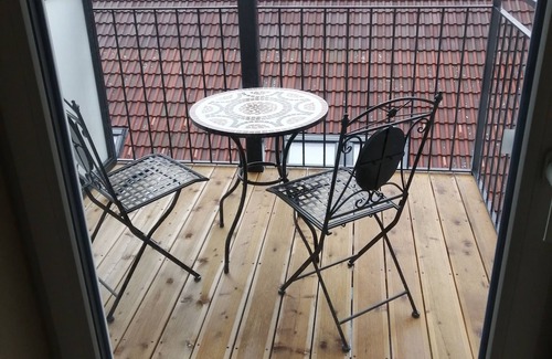 Funfhaus Apartment | Studio mit Balkonnutzung