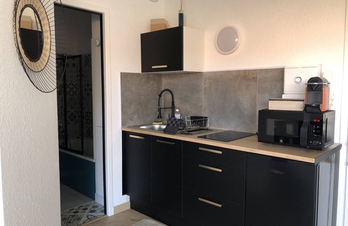 Romans-sur-Isere Apartment | Studio Moderne, Terrasse et Parking Privé, 18m2