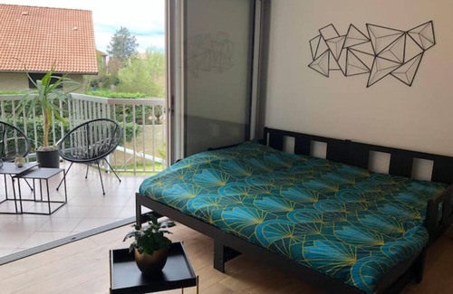 Romans-sur-Isere Apartment | Studio Moderne, Terrasse et Parking Privé, 18m2